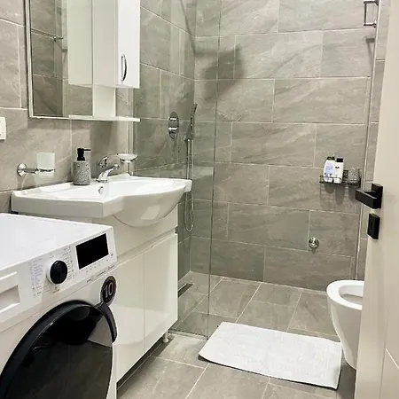 Near Center Apartament *